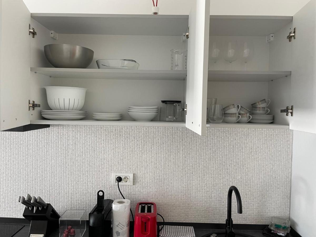 Cozy 2-Room Penthouse Lakeview W14 Boekarest Buitenkant foto