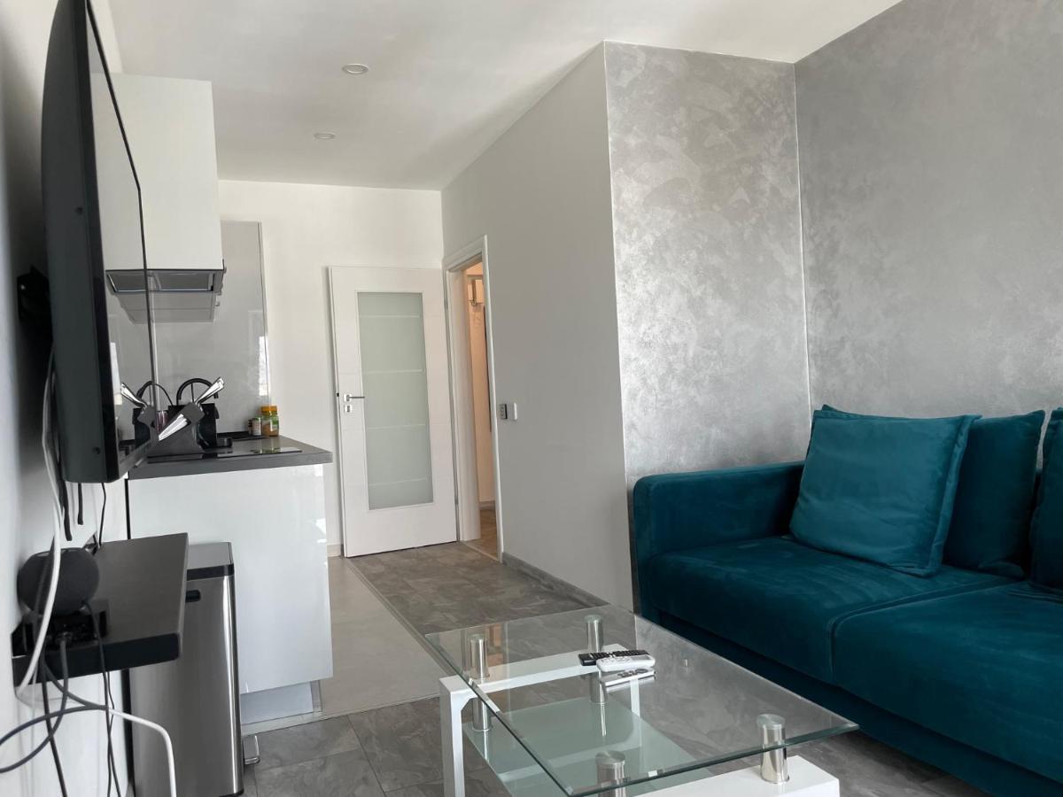 Cozy 2-Room Penthouse Lakeview W14 Boekarest Buitenkant foto