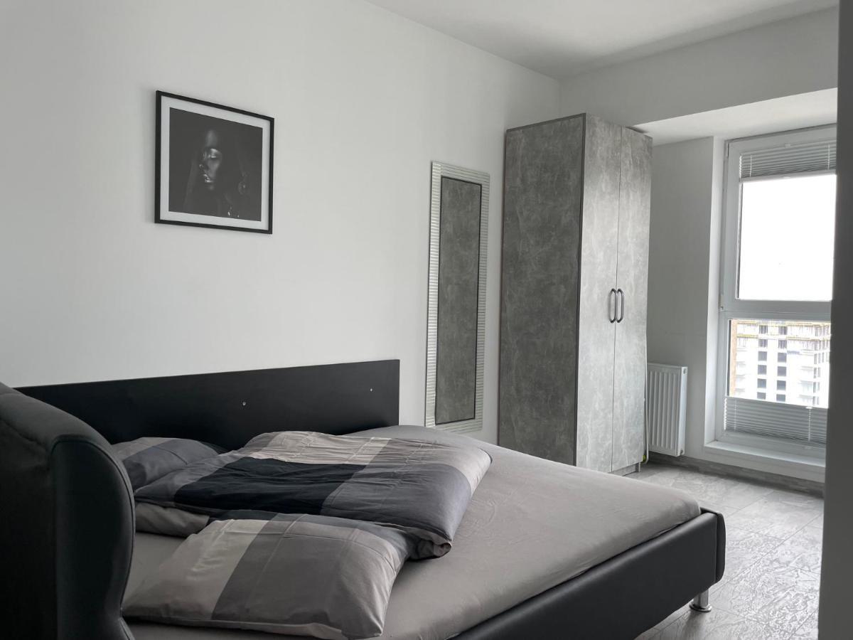 Cozy 2-Room Penthouse Lakeview W14 Boekarest Buitenkant foto