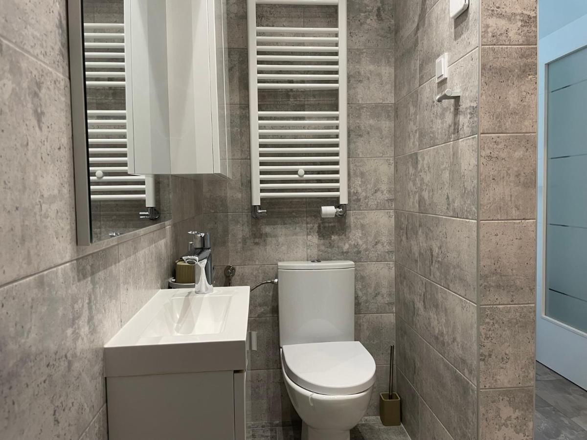 Cozy 2-Room Penthouse Lakeview W14 Boekarest Buitenkant foto