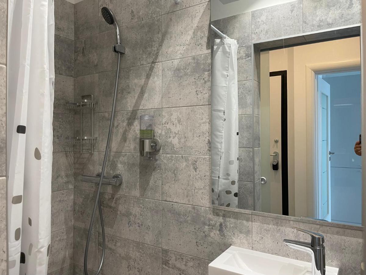 Cozy 2-Room Penthouse Lakeview W14 Boekarest Buitenkant foto